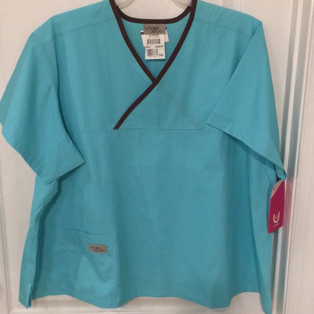 NWT -Women’s Urbane Scrub Top